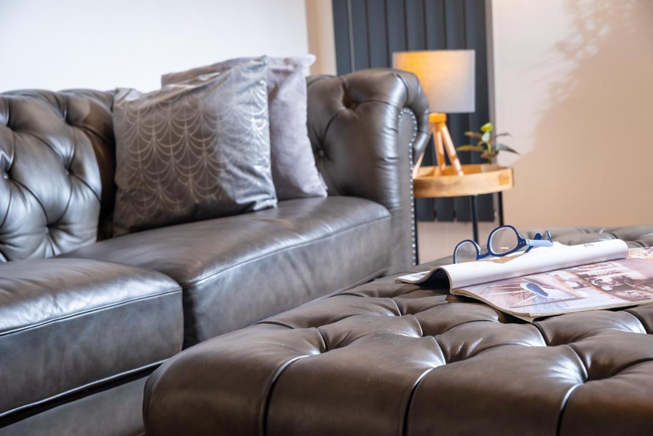 Luxury Pet-friendly 3 Bed Retreat In With Copper Roll-top Bath & Sun Terrace Apartment