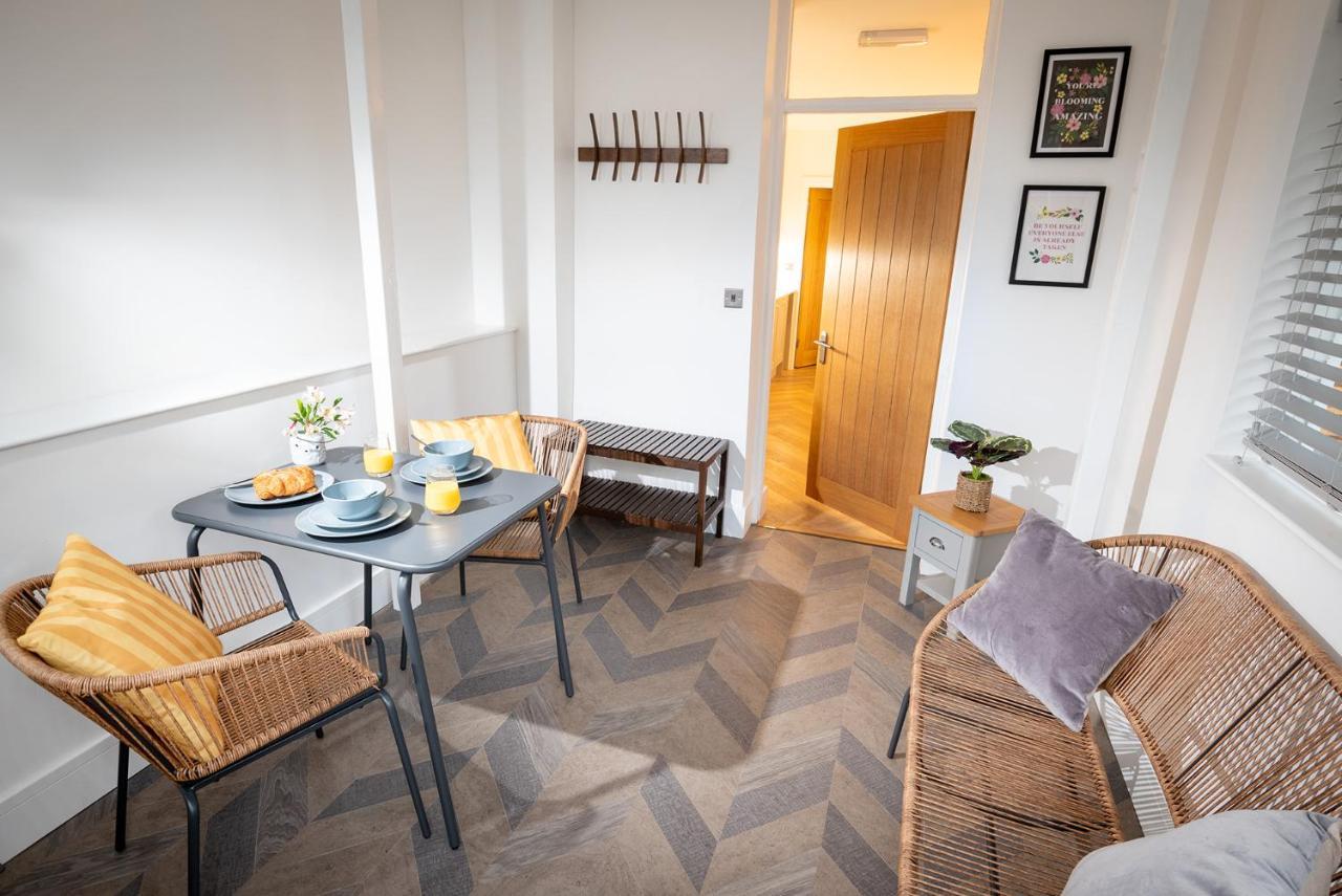 Apartment Luxury Pet-friendly 3 Bed Retreat In With Copper Roll-top Bath & Sun Terrace Bowness-on-Windermere